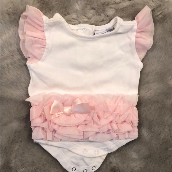 Adorable infant tutu for first outing! - Picture 1 of 3